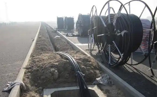 现代通信网络建设指南:肃北光缆施工全流程技术解析与质量控制 现代通信网络建设指南:肃北光缆施工全流程技术解析与质量控制